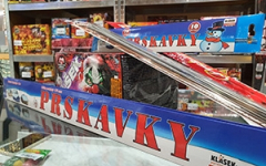 STÁNOK S PRSKAVKAMI NOVOOTVORENÝ